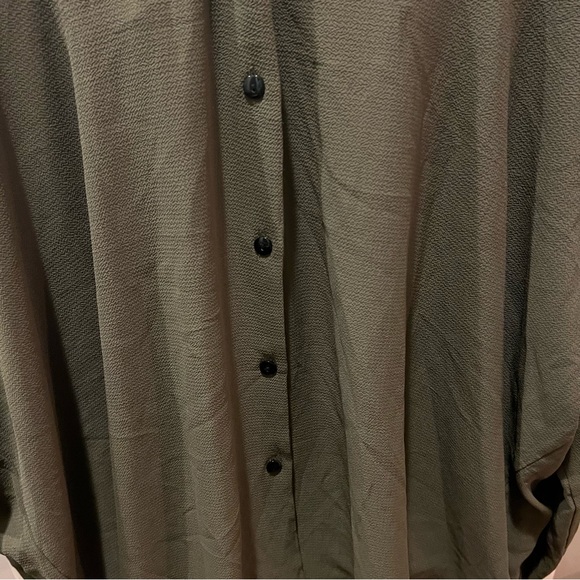 BooHoo dark green flowing blouse - Picture 4 of 7